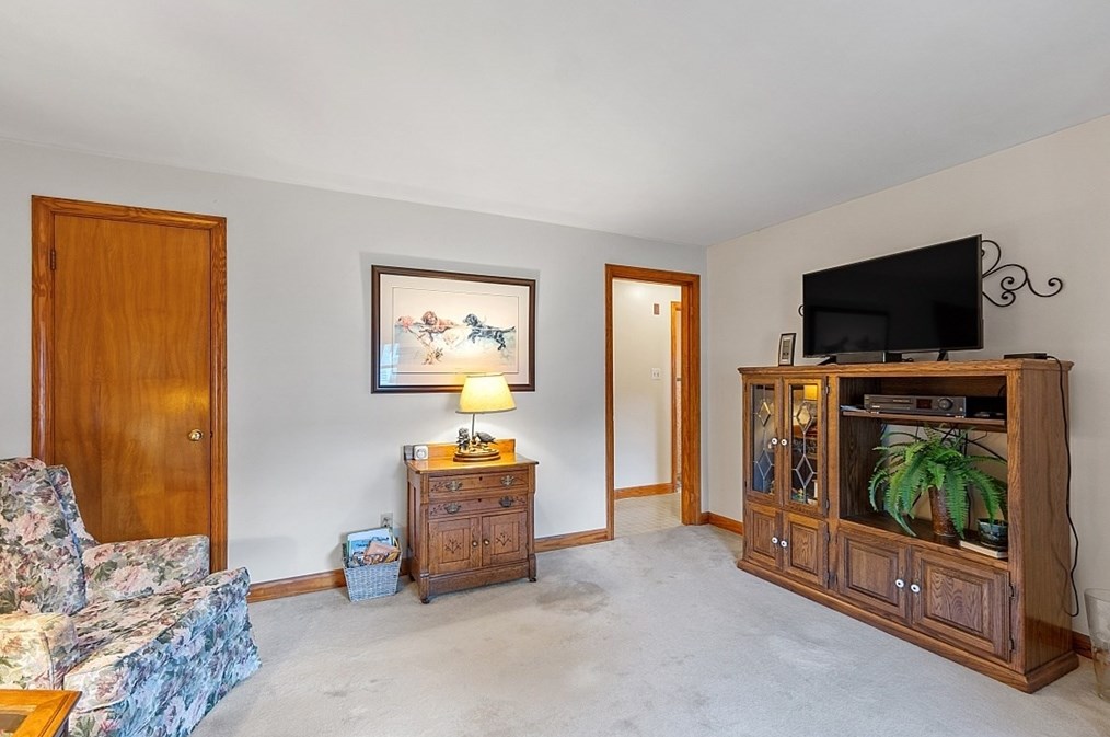 19 Boisvert Rd, Tewksbury MA 01876-3803 exterior