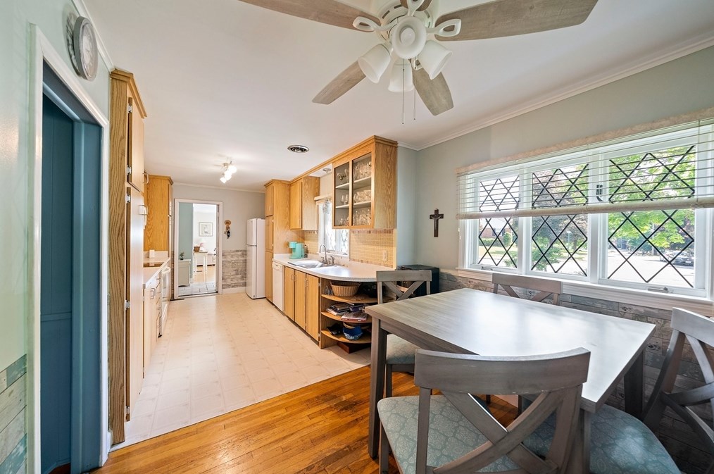 94 Frst St, Braintree MA 02184-7352 exterior