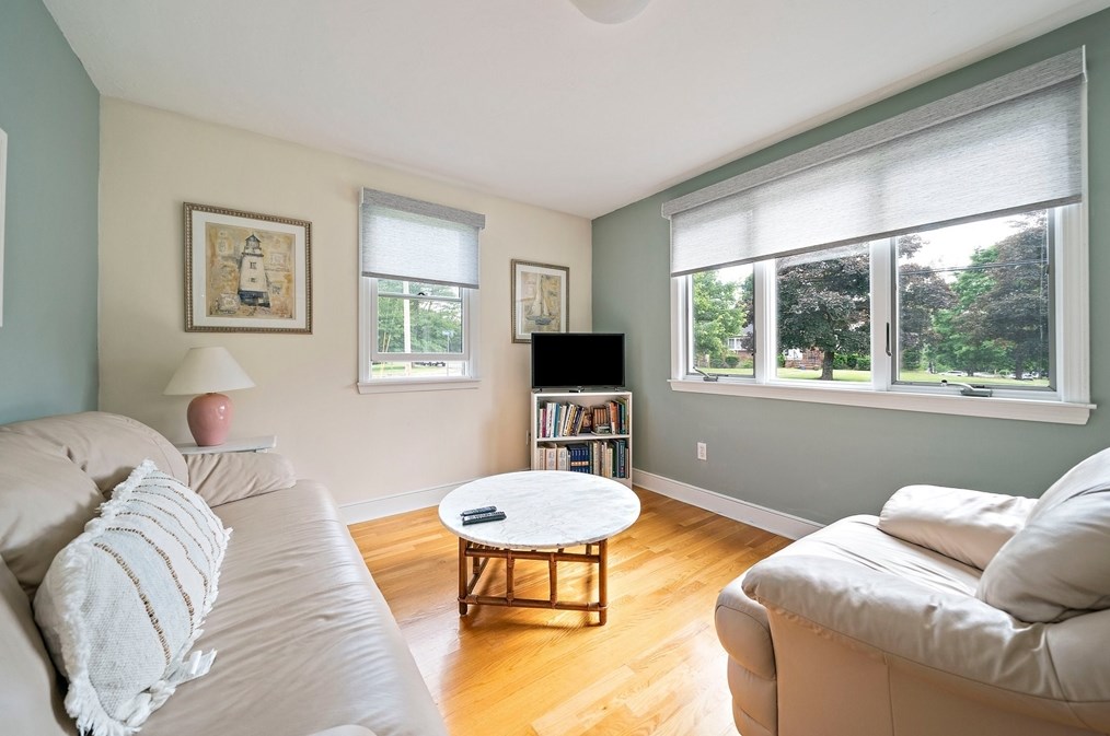 94 Frst St, Braintree MA 02184-7352 exterior