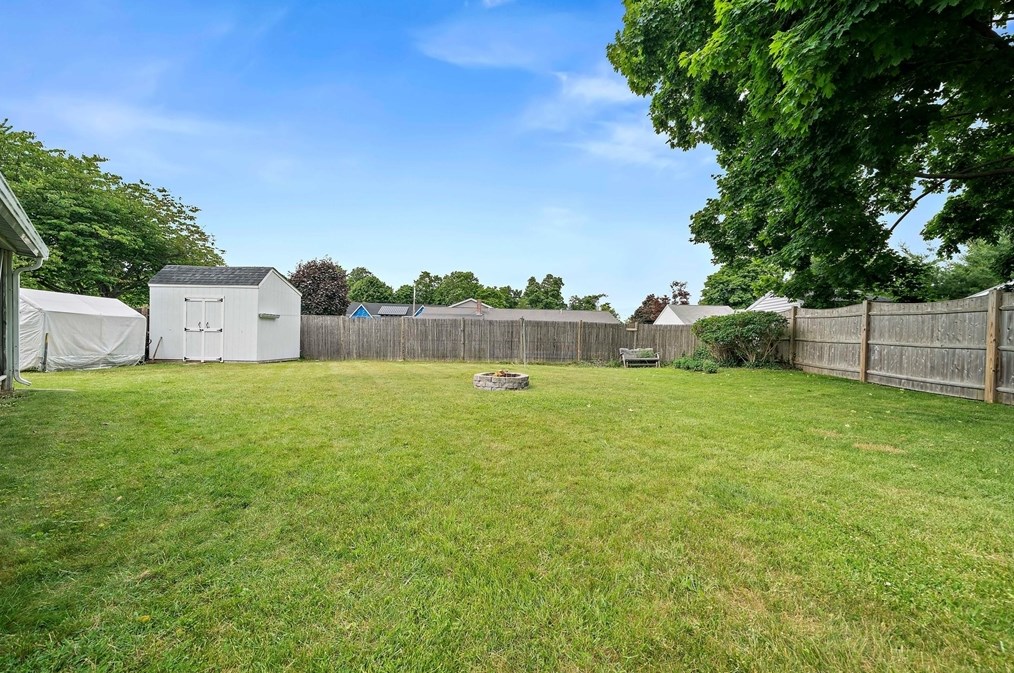 94 Frst St, Braintree MA 02184-7352 exterior