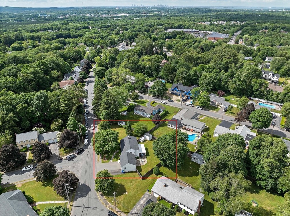 94 Frst St, Braintree MA 02184-7352 exterior