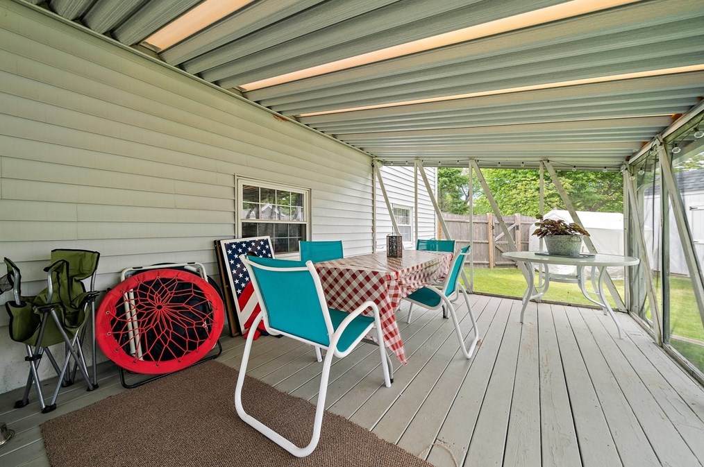 94 Frst St, Braintree MA 02184-7352 exterior