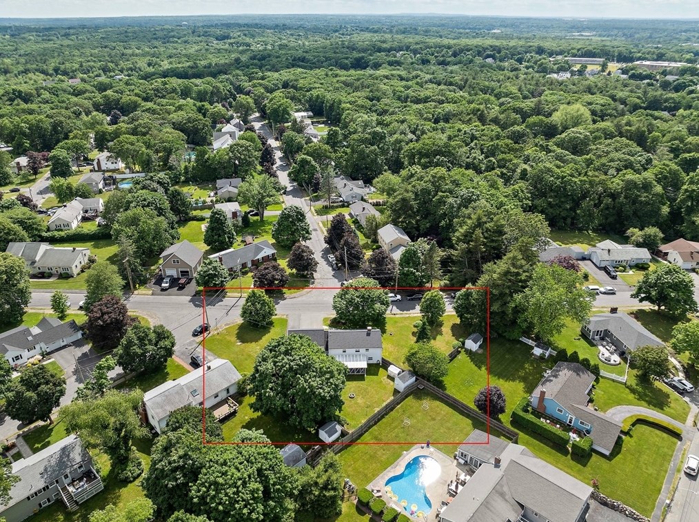 94 Frst St, Braintree MA 02184-7352 exterior