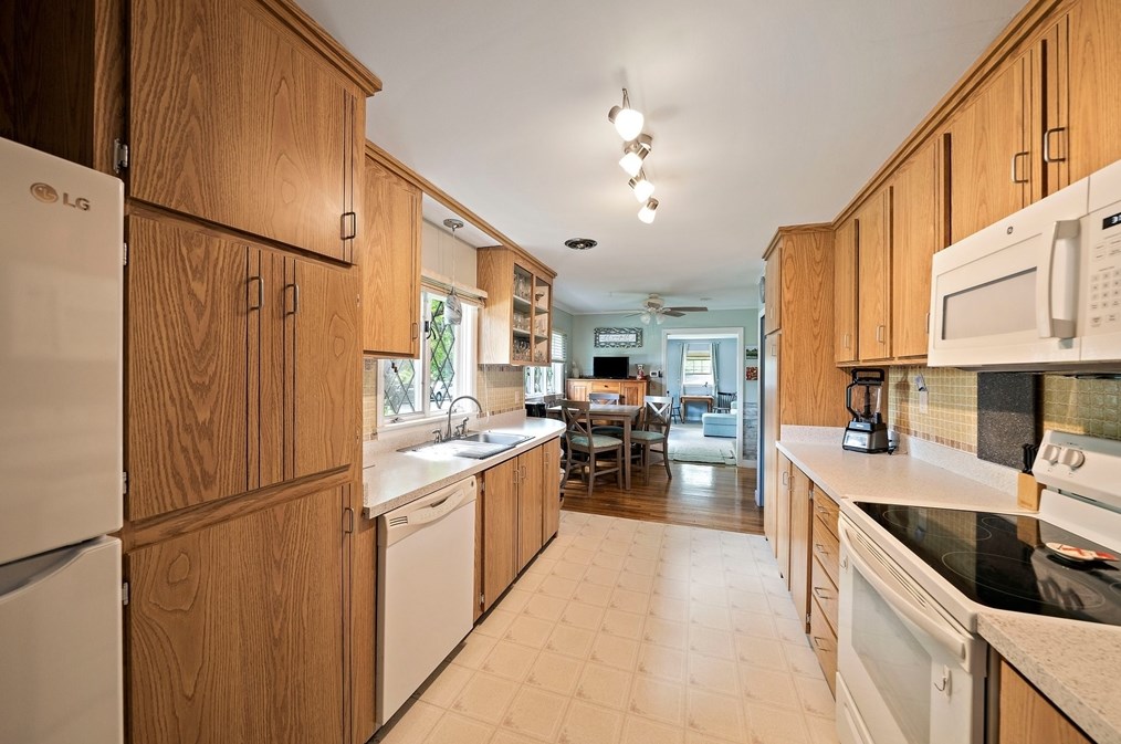 94 Frst St, Braintree MA 02184-7352 exterior