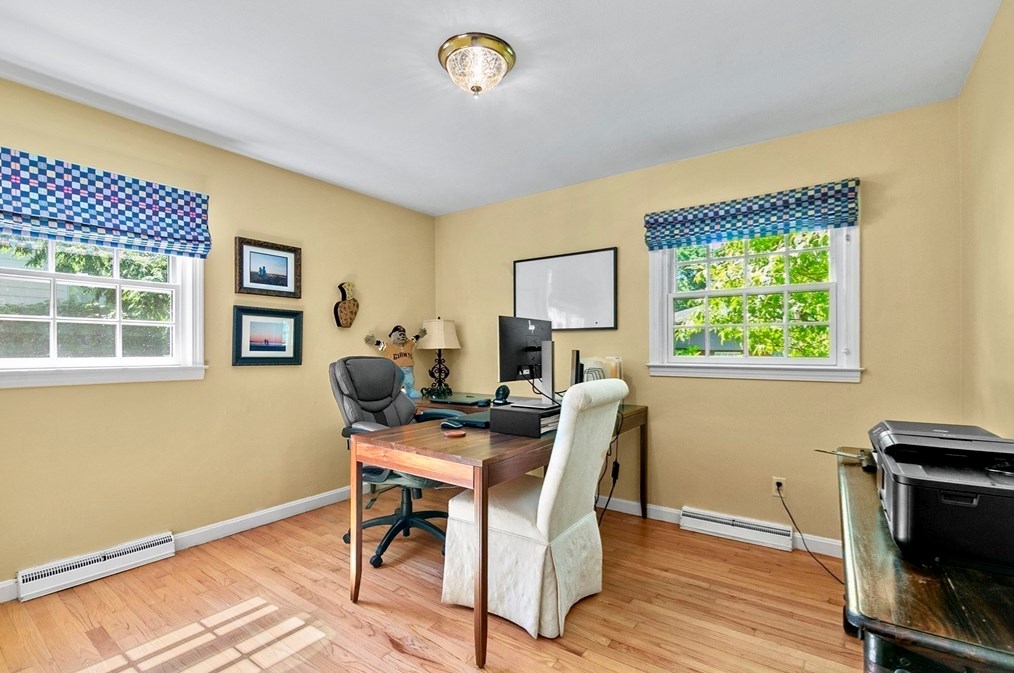 146 Silver Birch Rd, Springfield MA 01106-1735 exterior