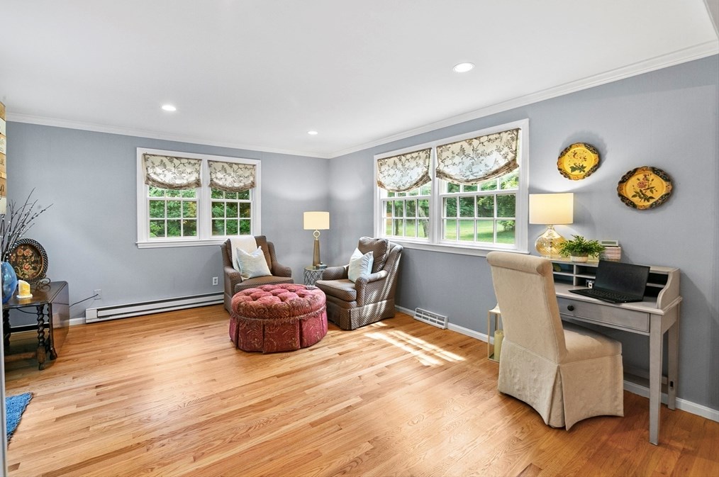 146 Silver Birch Rd, Springfield MA 01106-1735 exterior