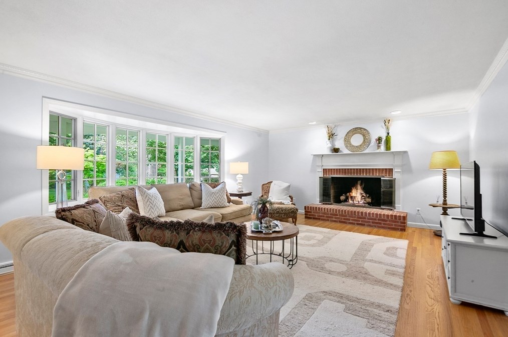 146 Silver Birch Rd, Springfield MA 01106-1735 exterior