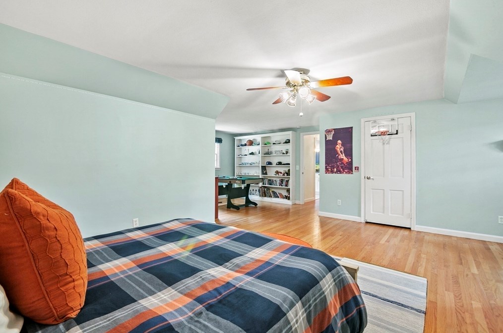 146 Silver Birch Rd, Springfield MA 01106-1735 exterior