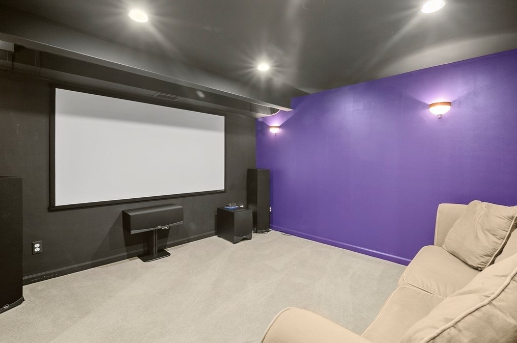 146 Silver Birch Rd, Springfield MA 01106-1735 exterior