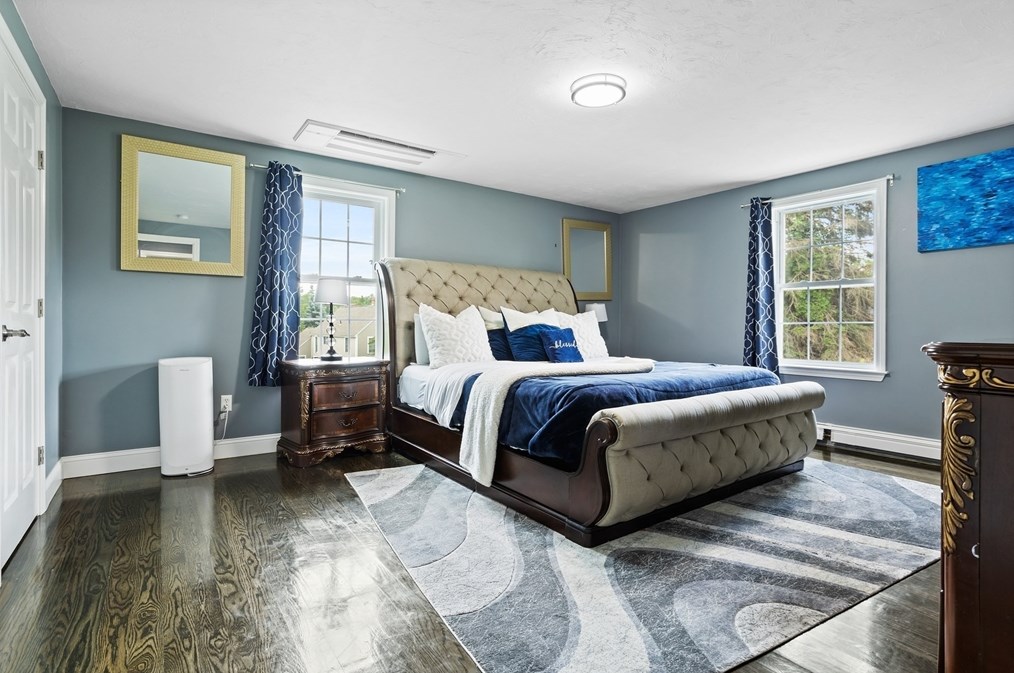 687 Pleasant St, Leominster MA  01453-6223 exterior