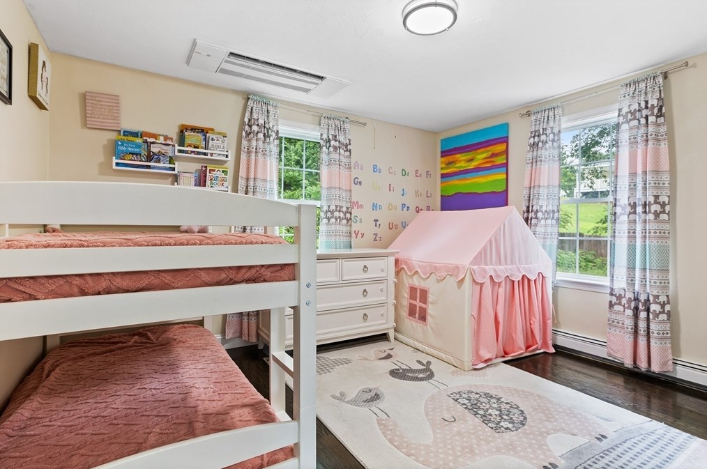 687 Pleasant St, Leominster MA  01453-6223 exterior