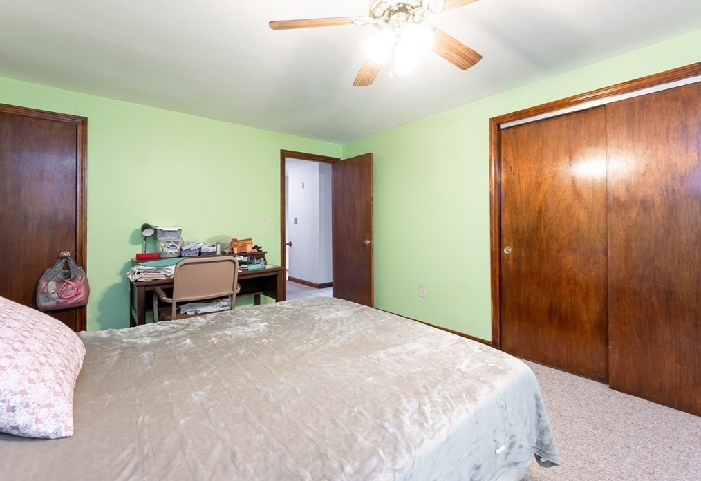 214 Freda Ln, Lowell MA 01854-1038 exterior