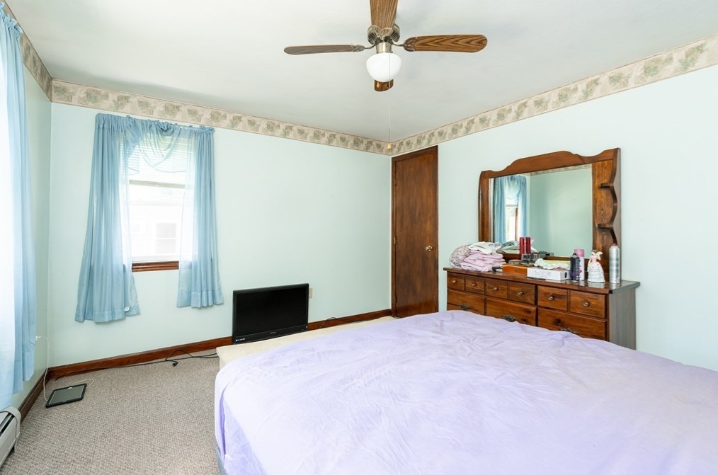 214 Freda Ln, Lowell MA 01854-1038 exterior