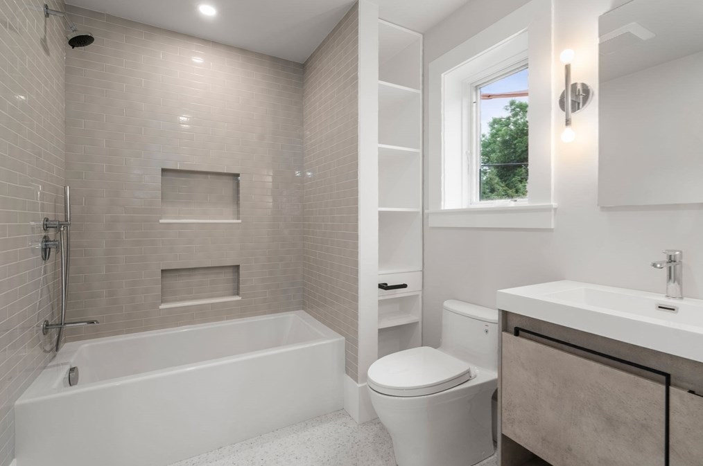 54 Davis Ave, Brookline MA 02445-7609 exterior