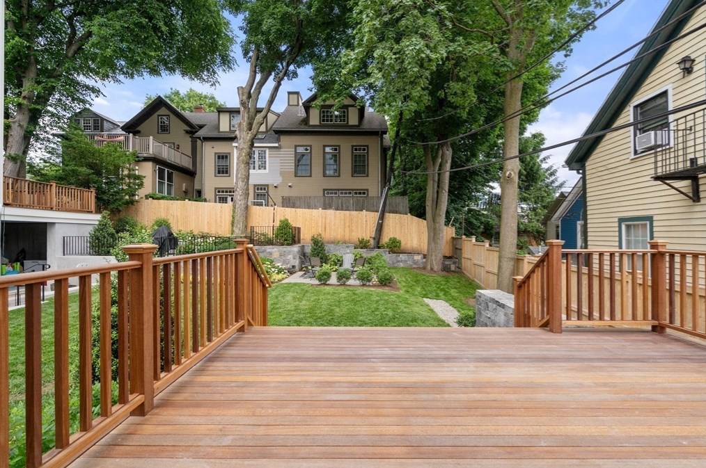 54 Davis Ave, Brookline MA 02445-7609 exterior