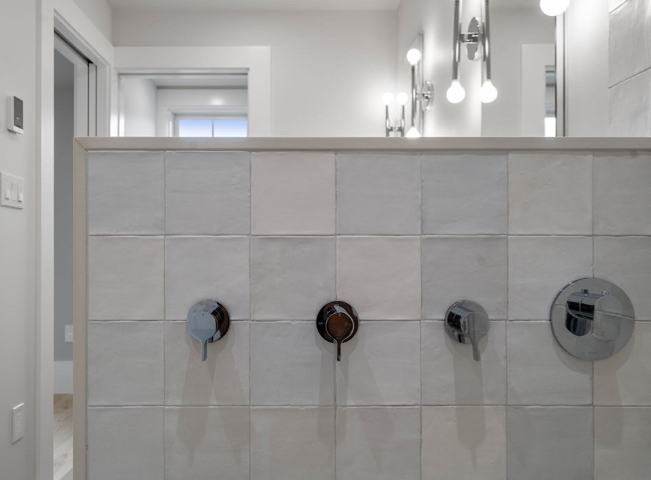 54 Davis Ave, Brookline MA 02445-7609 exterior