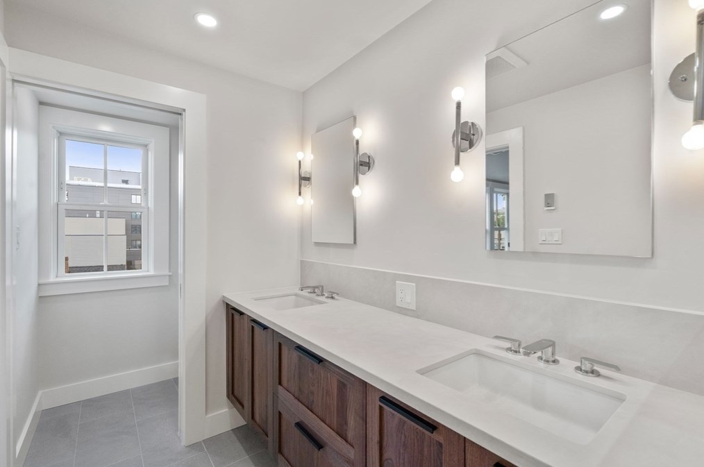 54 Davis Ave, Brookline MA 02445-7609 exterior