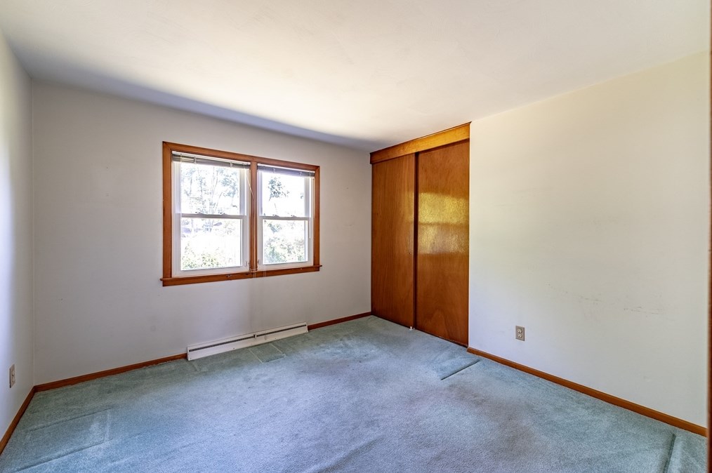 38 Calvin Cir, West Springfield MA 01089-2851 exterior