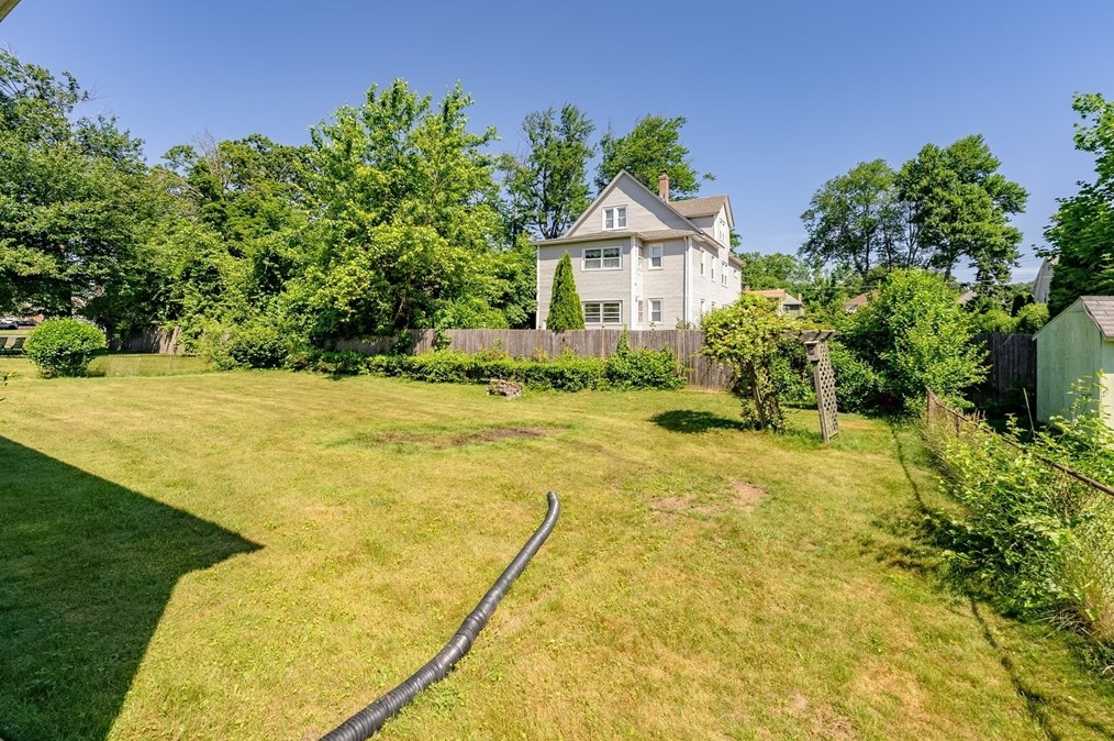 38 Calvin Cir, West Springfield MA 01089-2851 exterior