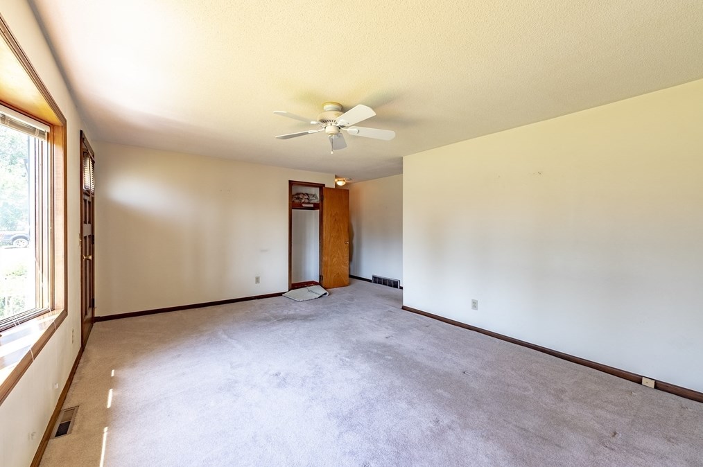 38 Calvin Cir, West Springfield MA 01089-2851 exterior