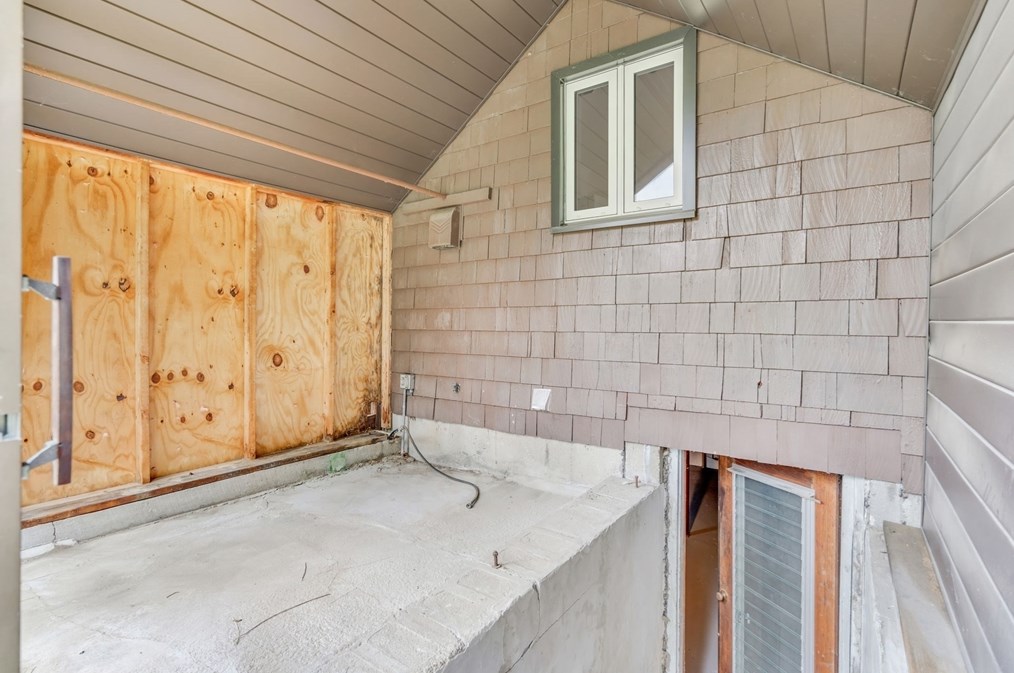 702 Oak St, Franklin MA 02038-1841 exterior