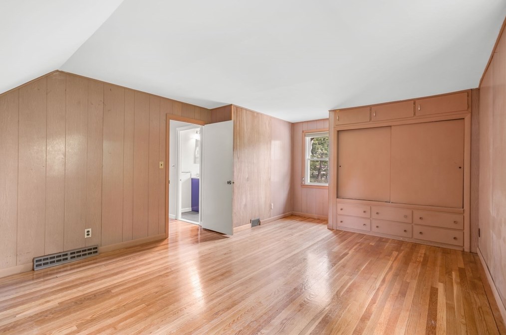 702 Oak St, Franklin MA 02038-1841 exterior