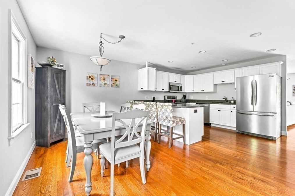 269 Washington St, Pembroke MA 02359-1883 exterior