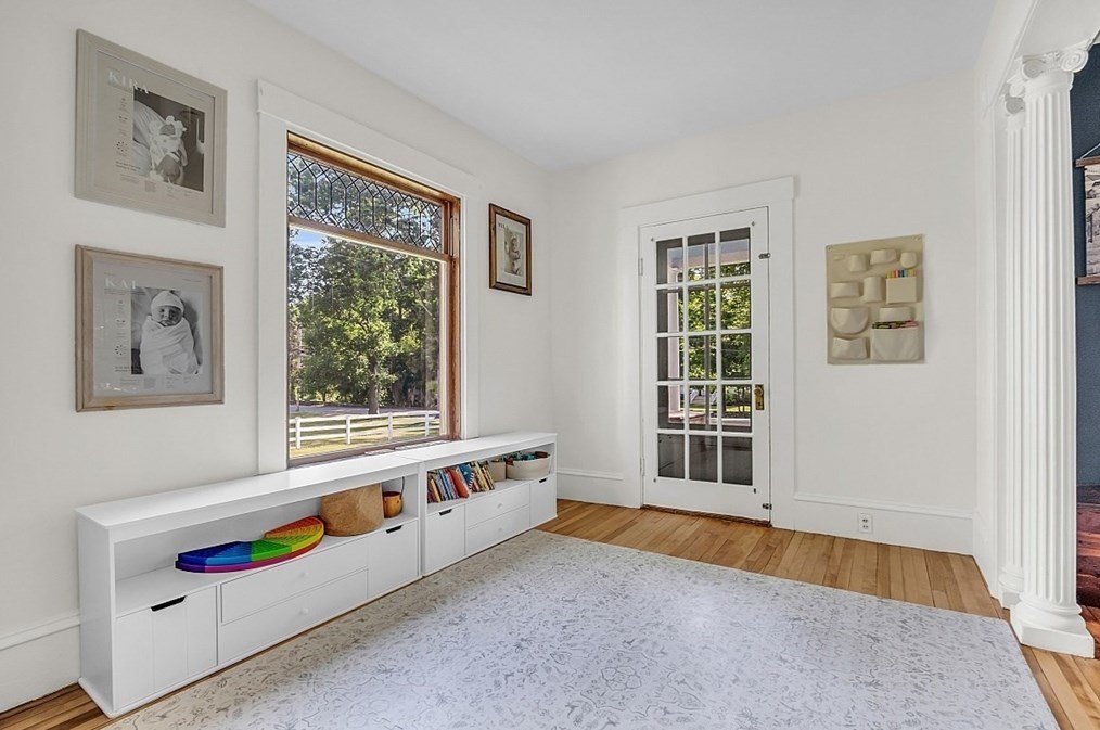 26 Park St, Pepperell MA  01463-1105 exterior