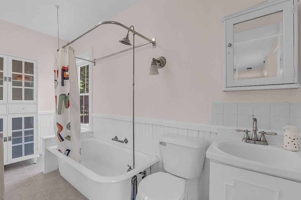 26 Park St, Pepperell MA  01463-1105 exterior