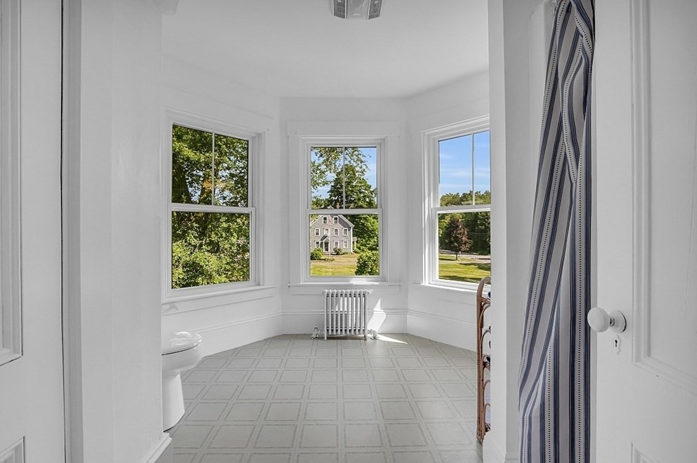 26 Park St, Pepperell MA  01463-1105 exterior