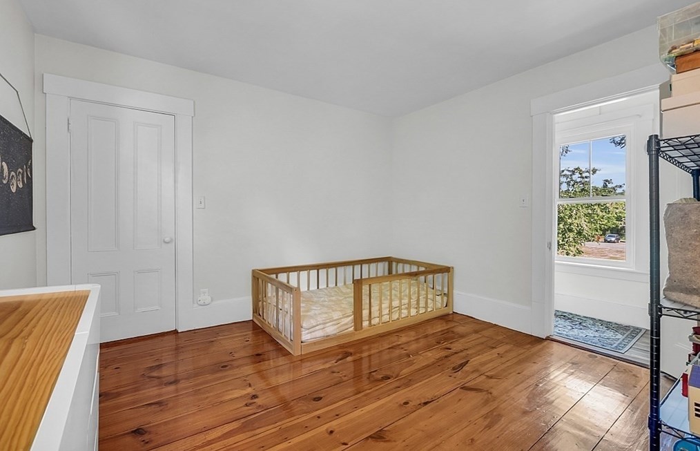 26 Park St, Pepperell MA  01463-1105 exterior