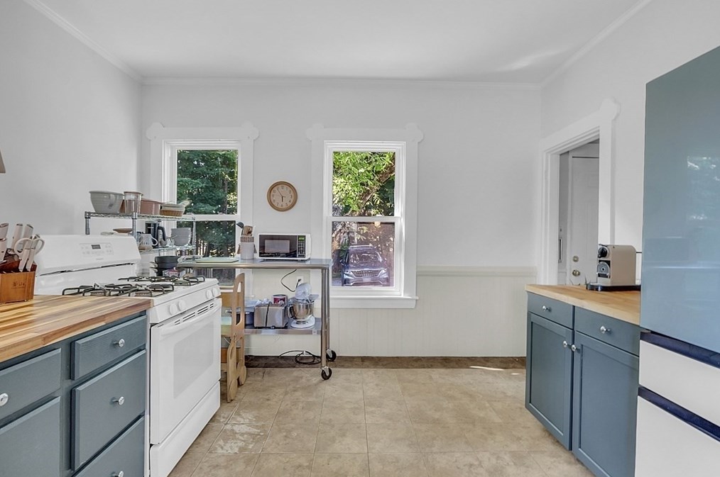 26 Park St, Pepperell MA  01463-1105 exterior