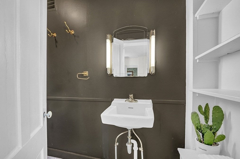 26 Park St, Pepperell MA  01463-1105 exterior