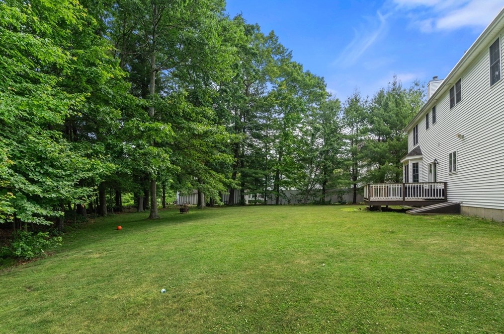 28 Snowy Owl Ln, Worcester MA  01605-4025 exterior