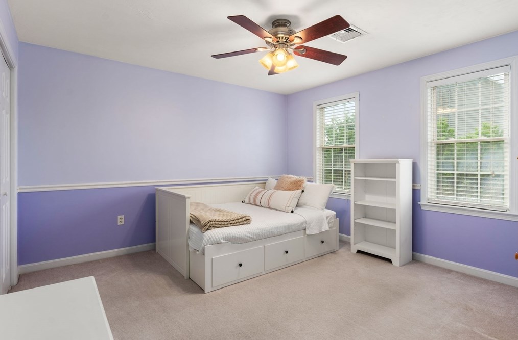 28 Snowy Owl Ln, Worcester MA  01605-4025 exterior