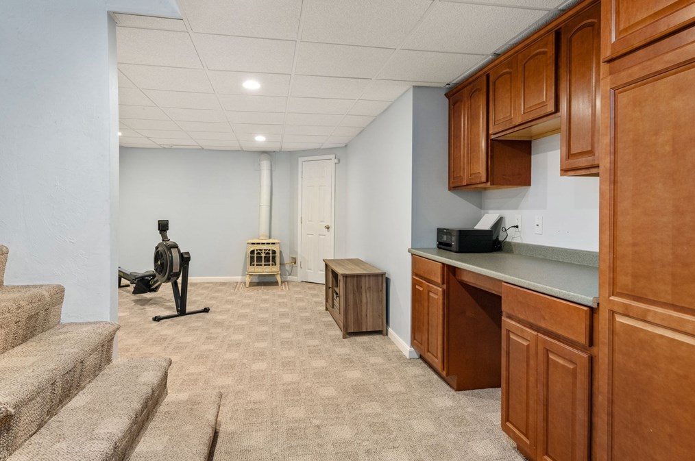 28 Snowy Owl Ln, Worcester MA  01605-4025 exterior