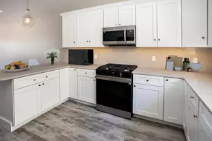 337 Danforth St, Fall River, MA 02720 - Photo 11