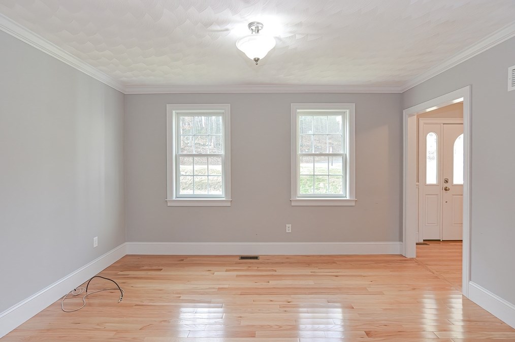 39 Westboro Rd, Upton MA  01568-1007 exterior