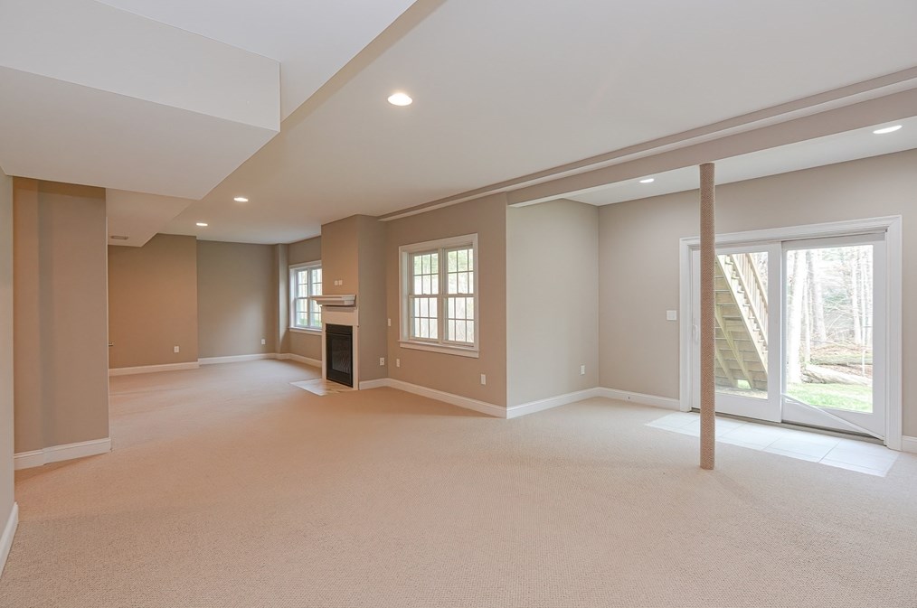 39 Westboro Rd, Upton MA  01568-1007 exterior