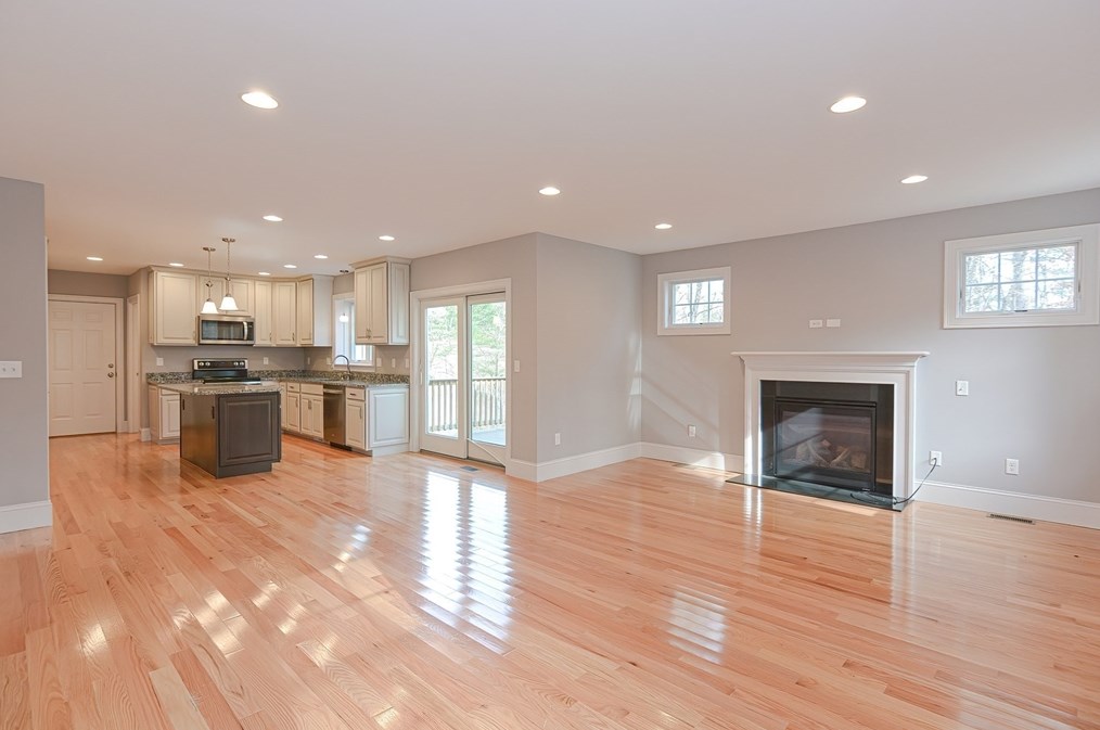 39 Westboro Rd, Upton MA  01568-1007 exterior