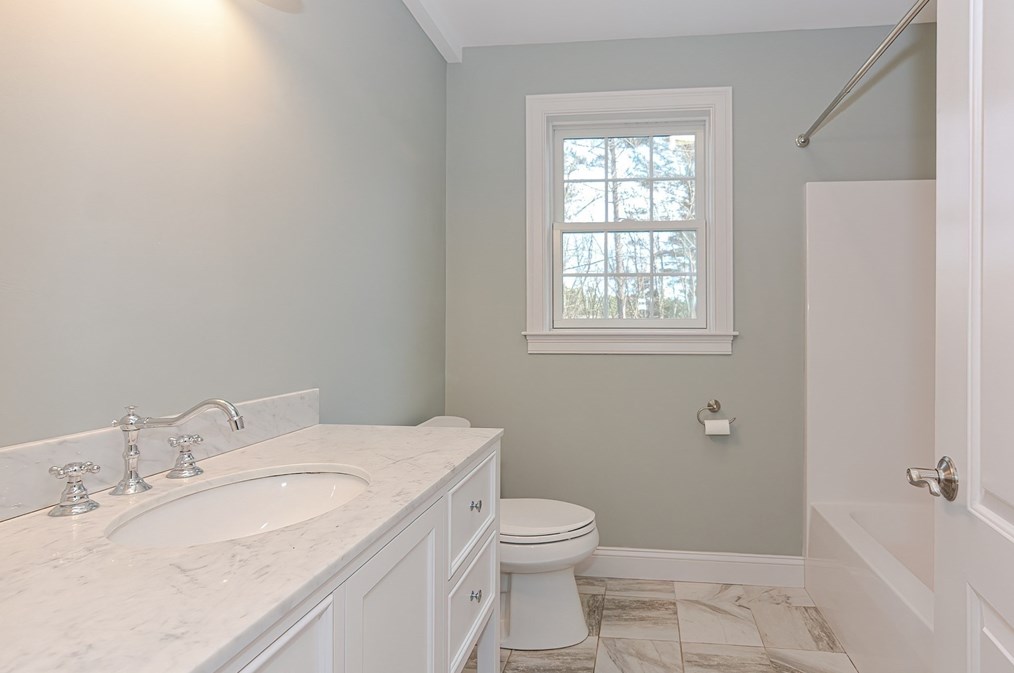 39 Westboro Rd, Upton MA  01568-1007 exterior