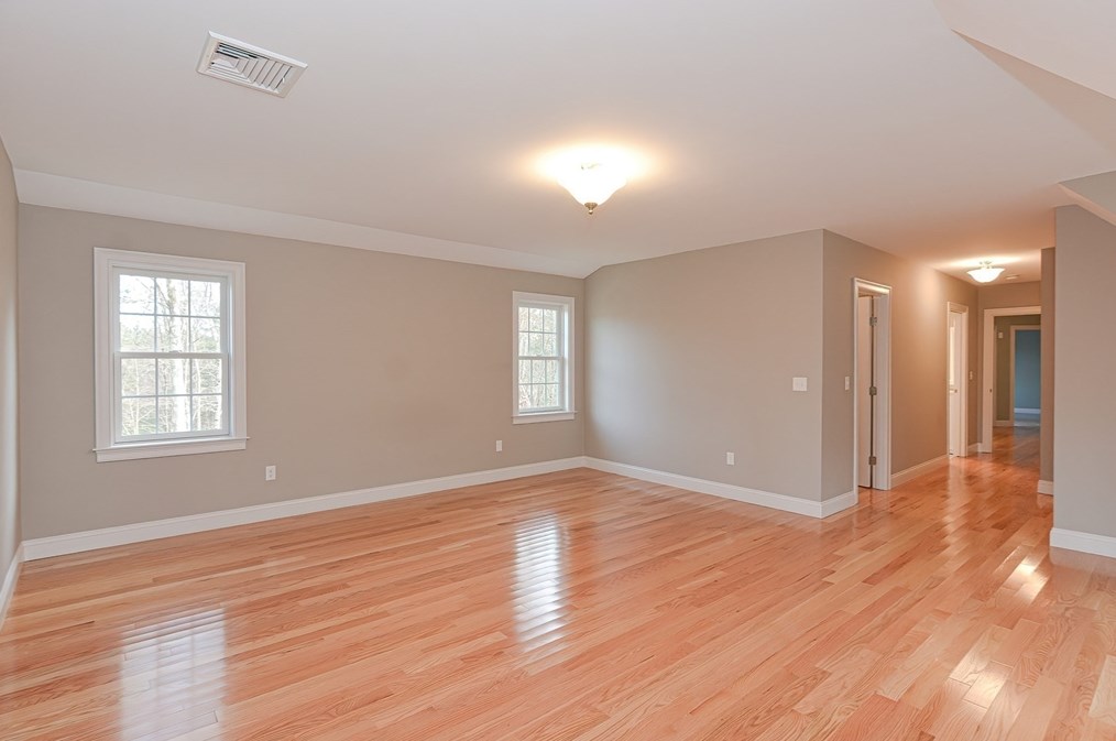 39 Westboro Rd, Upton MA  01568-1007 exterior