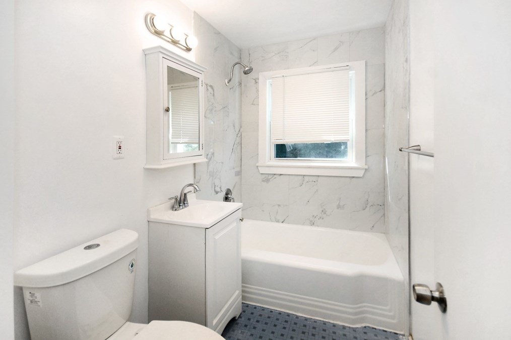 37 Rose Ave, Watertown MA 02472-3012 exterior