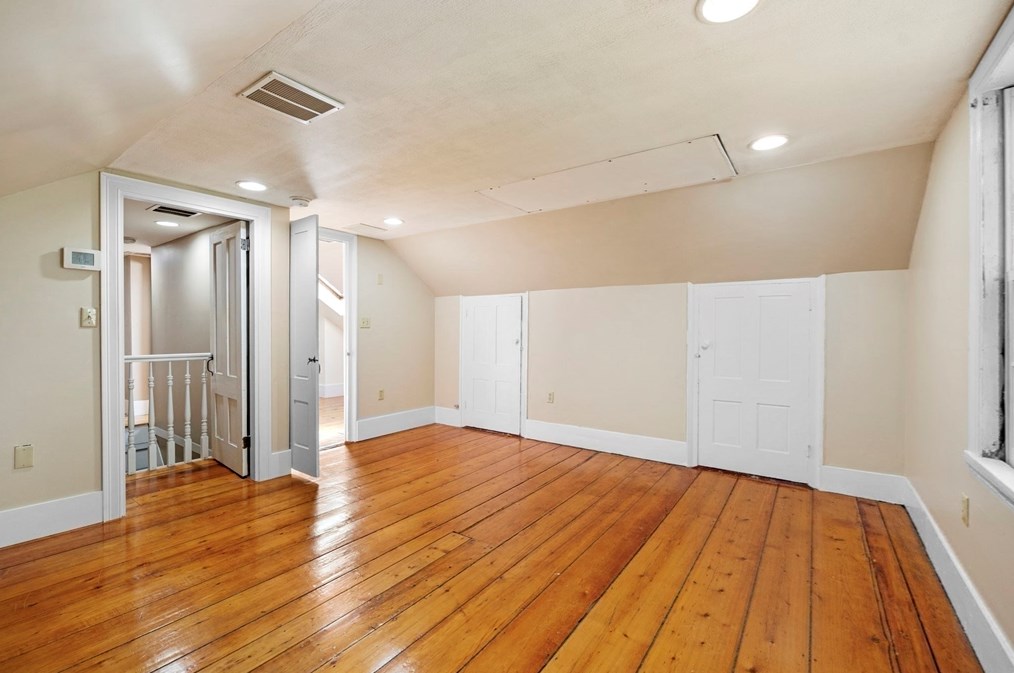 135 St, Salem MA 01970-2548 exterior