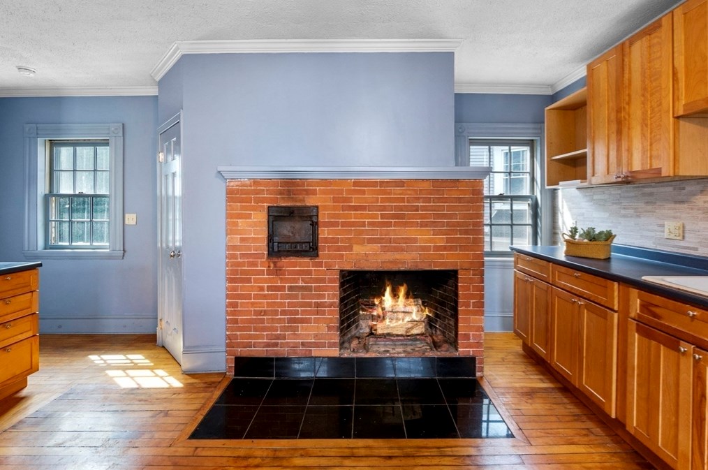 135 St, Salem MA 01970-2548 exterior