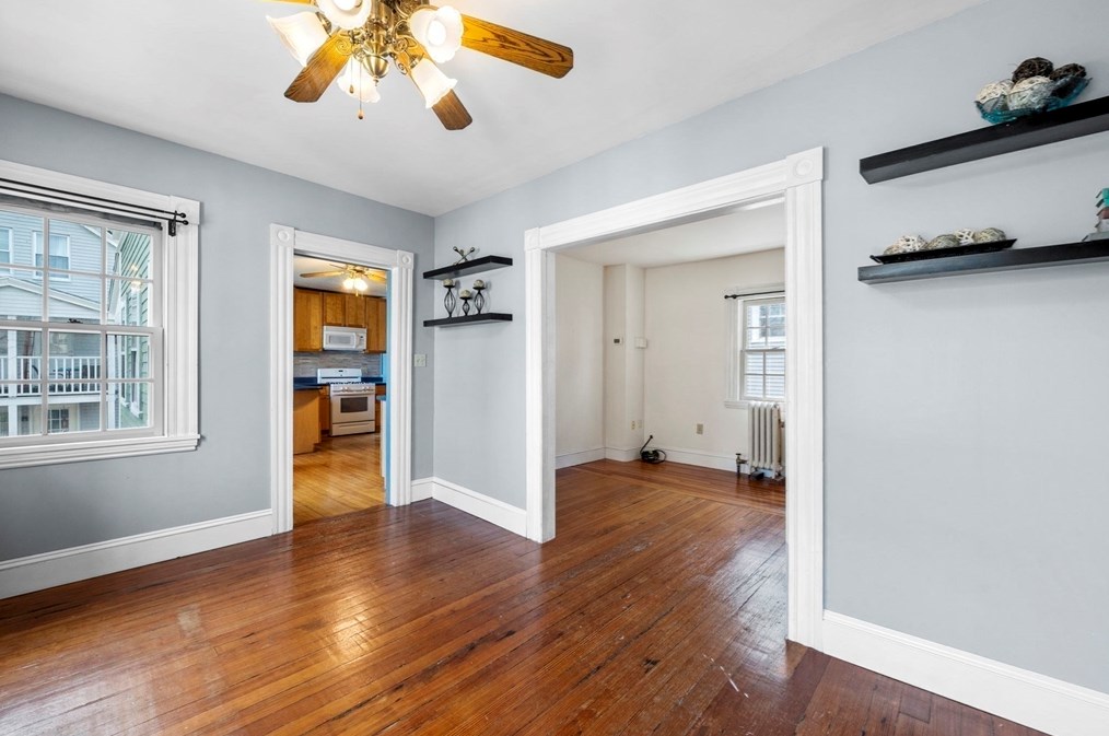 135 St, Salem MA 01970-2548 exterior