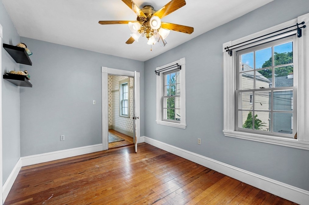 135 St, Salem MA 01970-2548 exterior