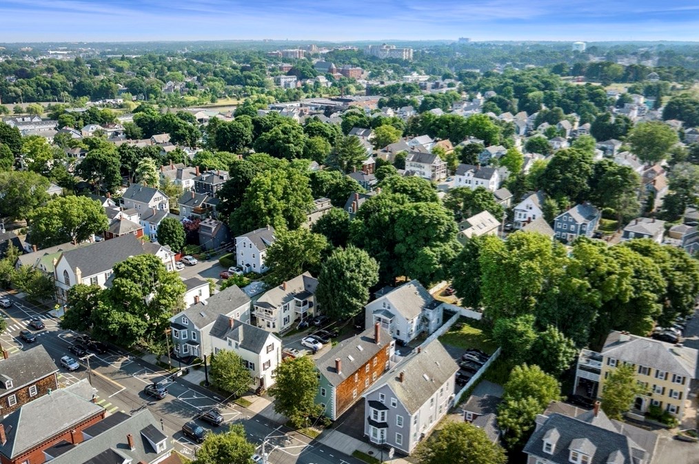 135 St, Salem MA 01970-2548 exterior