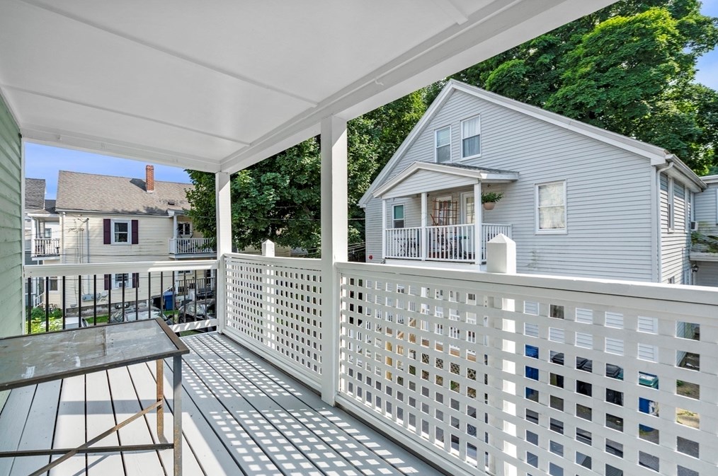 135 St, Salem MA 01970-2548 exterior