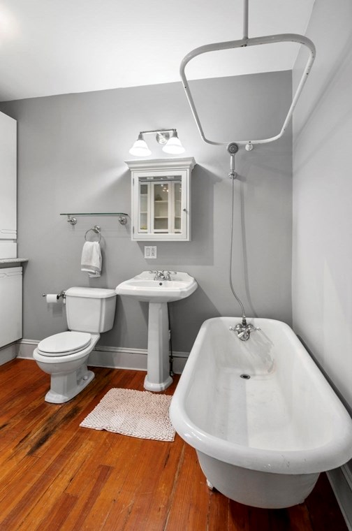 135 St, Salem MA 01970-2548 exterior